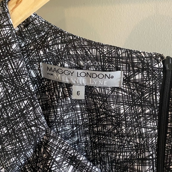 𝅺maggy london midi dress - Picture 3 of 4